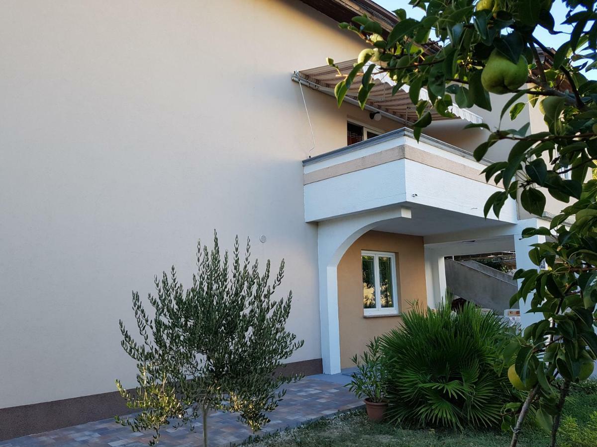 Apartments Olivera Supetarska Draga Esterno foto