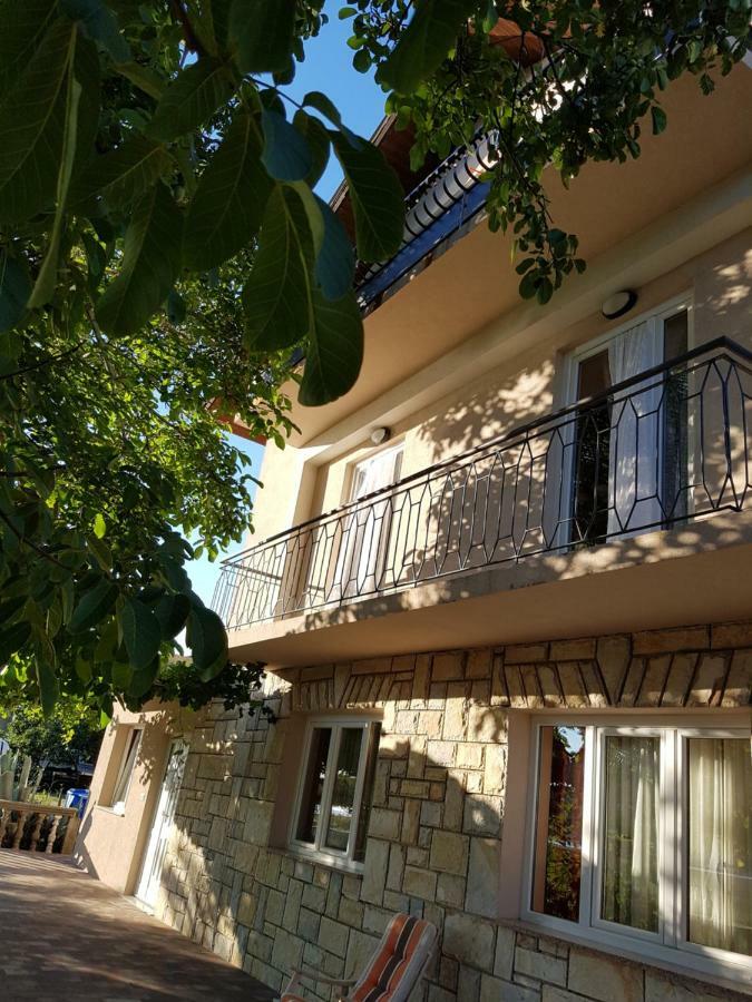 Apartments Olivera Supetarska Draga Esterno foto